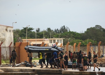Special-Purpose Marine Air-Ground Task Force Africa 13 provides maritime training to Senegalese Commandos