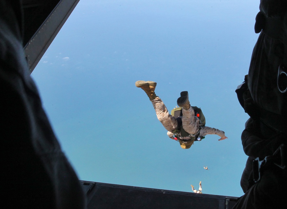 Marine crisis response unit hosts free fall exercise with Spanish paratroopers, Navy EOD in Spain