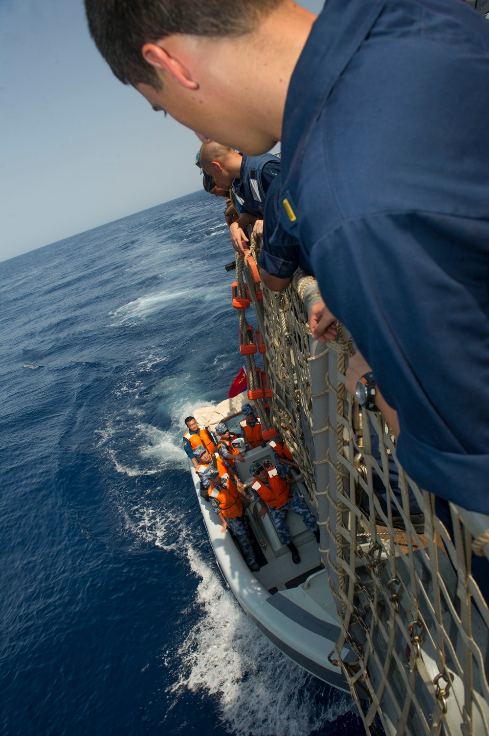 US and Chinese counter piracy exercise