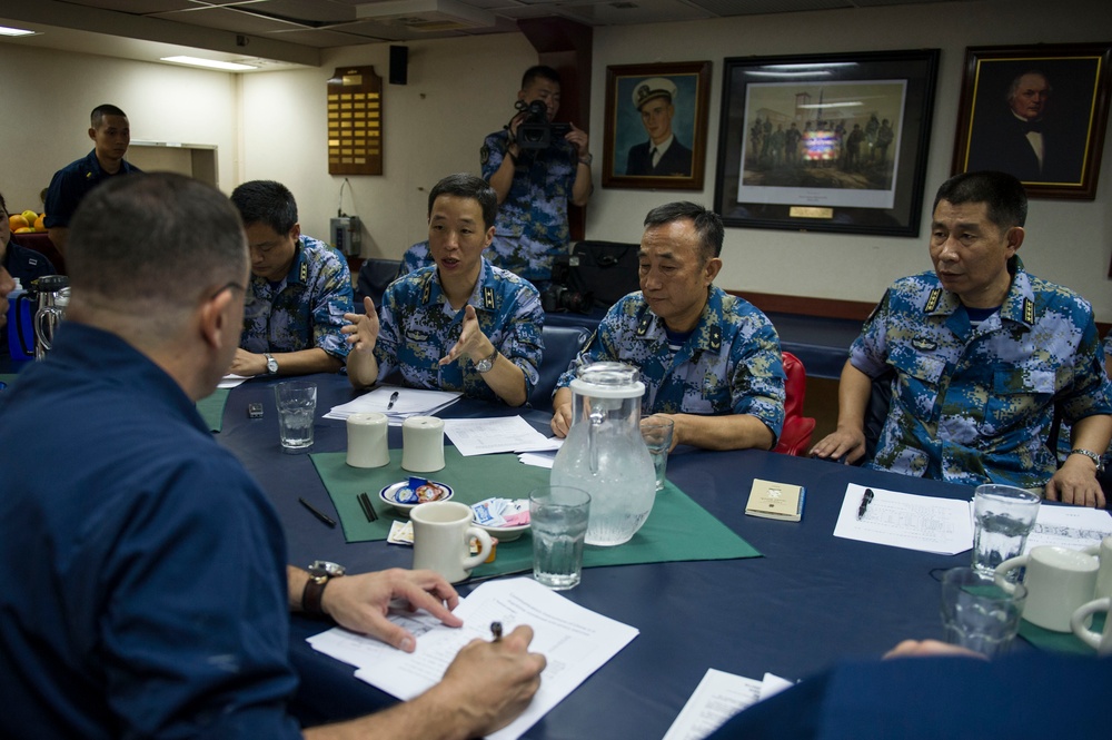 US and Chinese counter piracy exercise