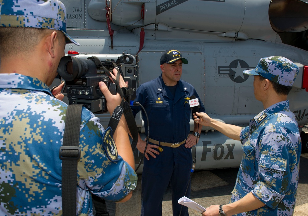 US and Chinese counter piracy exercise