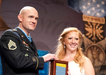 MOH recipient Staff Sgt. Carter inducted into Pentagon Hall of Heroes