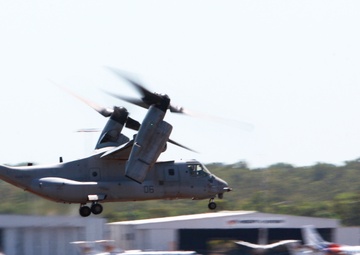 MRF-D Marines take off to Bradshaw
