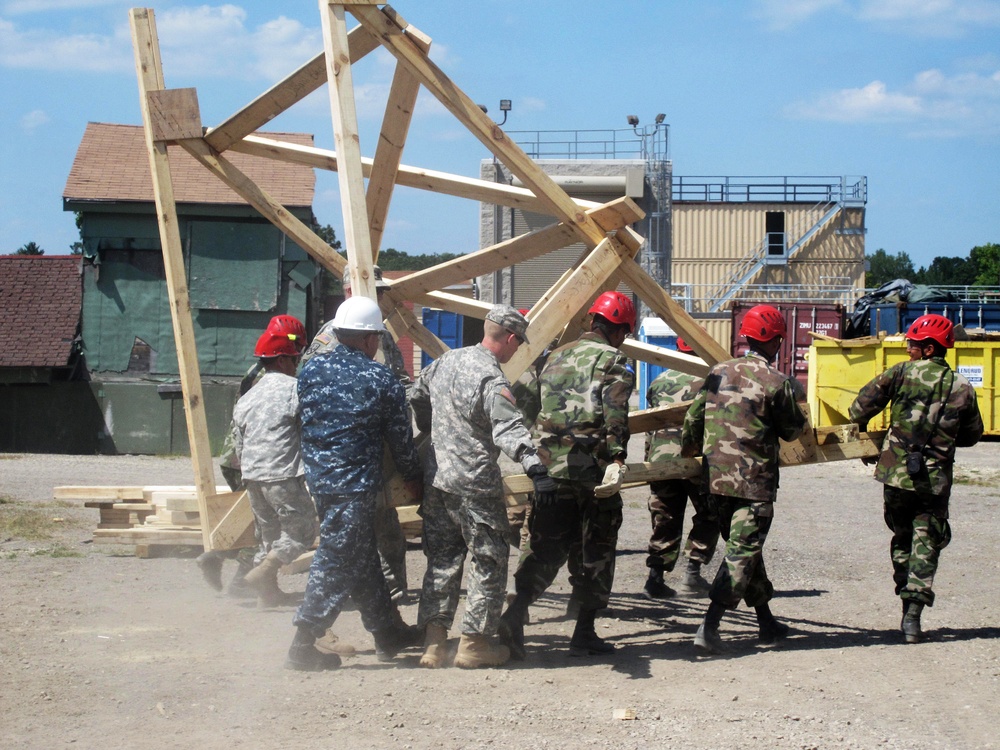 Nicaraguan military rescue team trains with Wisconsin Guard engineers