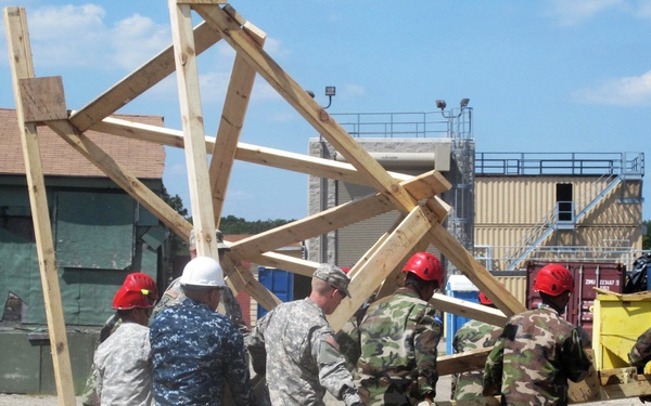 Nicaraguan military rescue team trains with Wisconsin Guard engineers