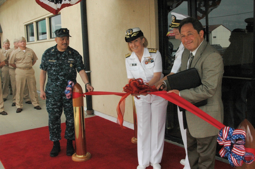 COMNAVRESFOR attends ribbon cutting forn new training facility