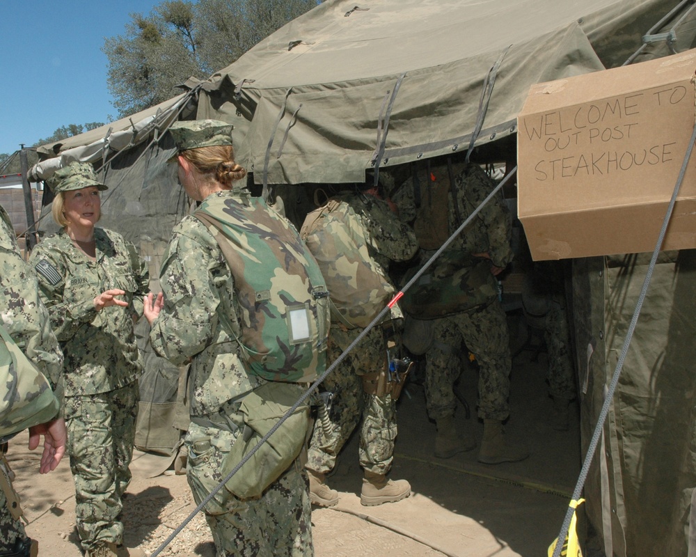 COMNAVRESFOR visit Seabees in the field