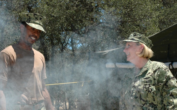 COMNAVRESFOR visits Reservists in California