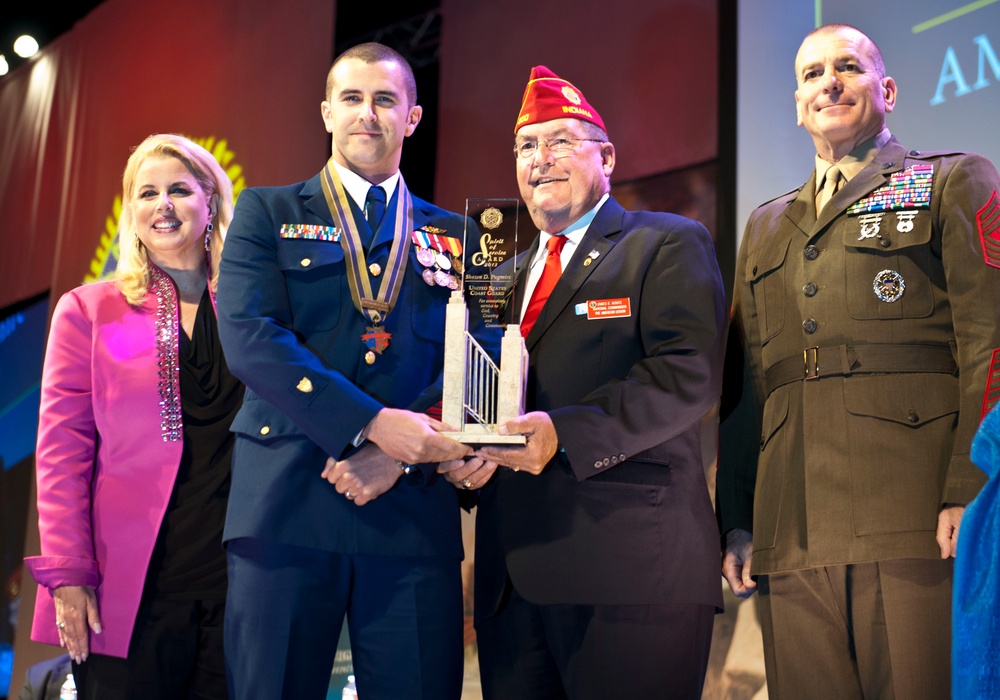 Coast Guardsman receives Spirit of Service Award