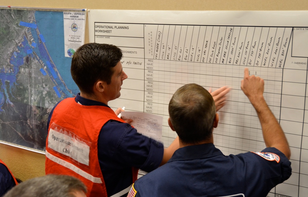 Oil spill exercise in Port of Duluth-Superior