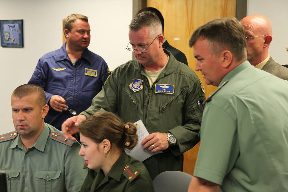 American, Russian and Canadian military personnel collaborate during exercise Vigilant Eagle 2013