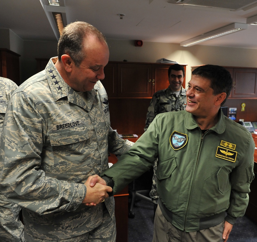 Breelove meets with Bulgarian air chief