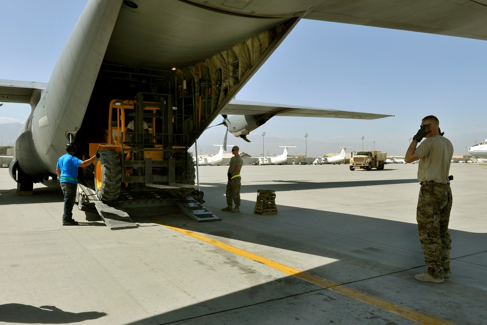 Aerial Port airmen keep calm and mission moving along