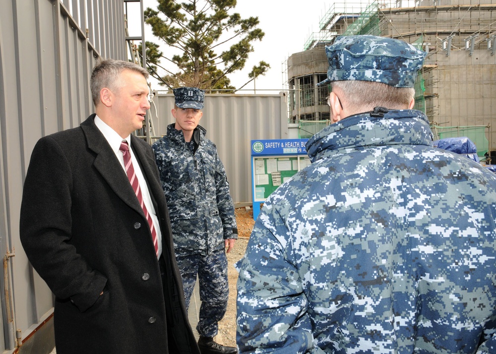 Deputy assistant secretary of energy tours Camp Mujuk