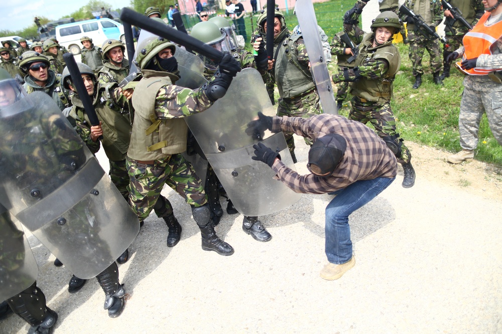 525th Battlefield Surveillance Brigade Kosovo force training exercise