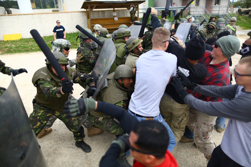 525th Battlefield Surveillance Brigade Kosovo force training exercise