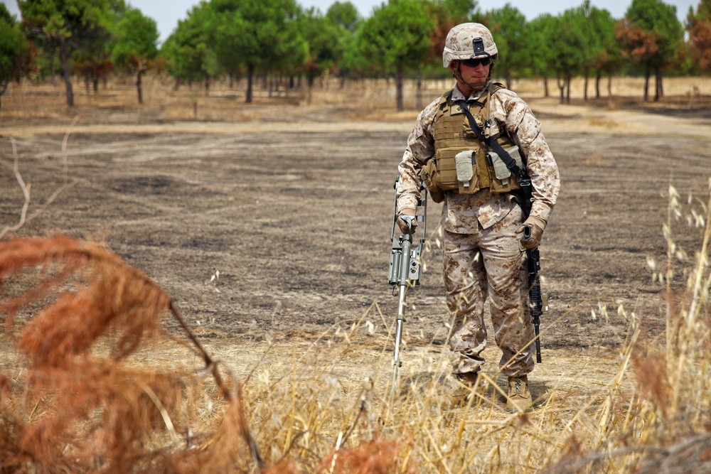 SP-MAGTF Crisis Response Marines conduct IED training