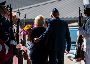 JB Charleston welcomes new commander