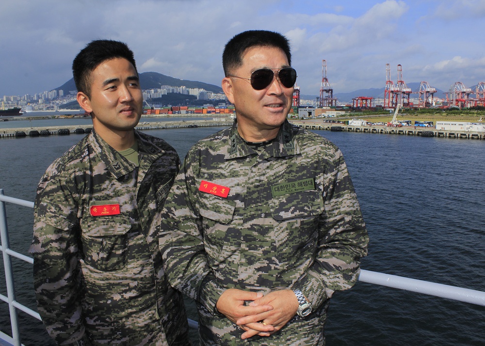 USS Blue Ridge port visit in South Korea