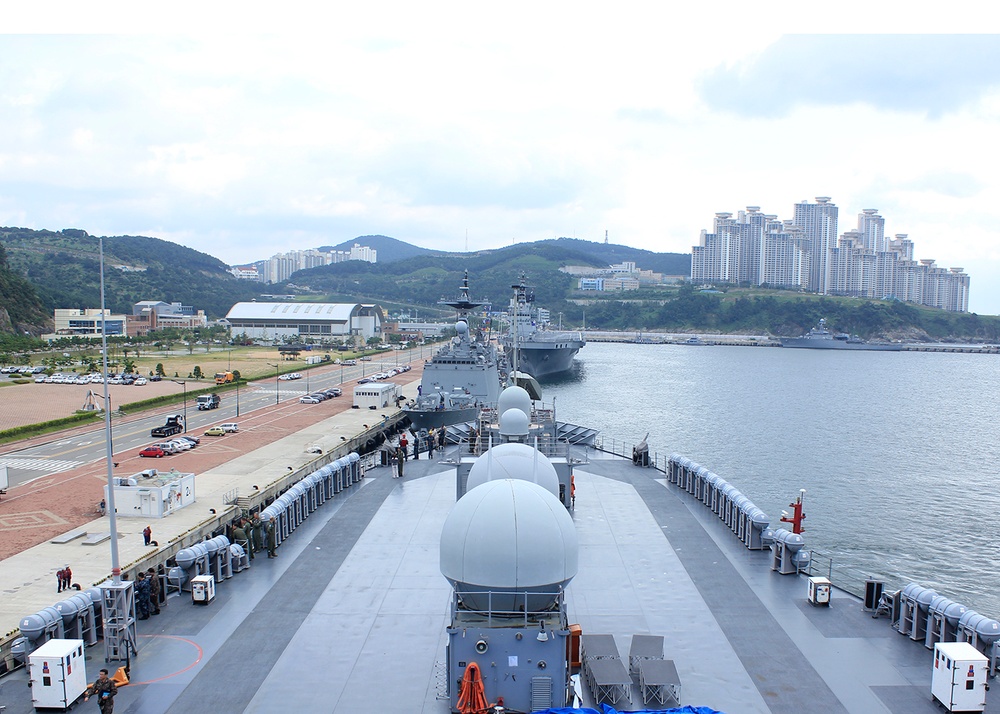 USS Blue Ridge port visit in South Korea