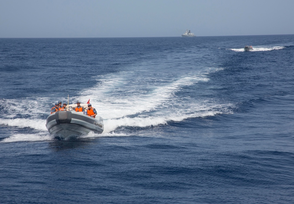 US and Chinese counter piracy exercise