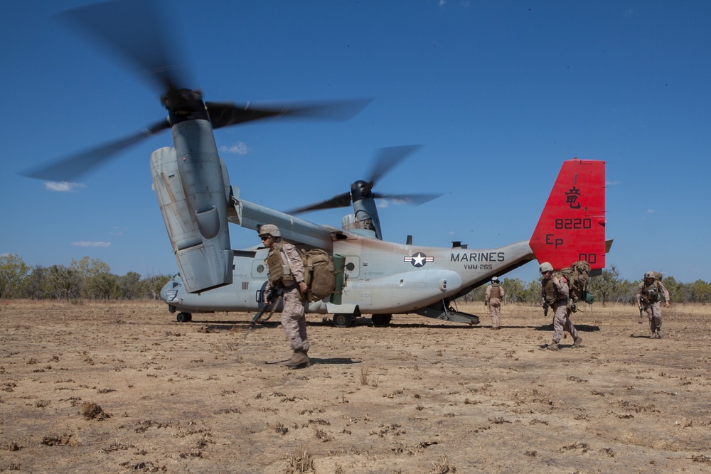 31st MEU delivers Marines and Sailors 300 miles inland for Exercise Koolendong 13