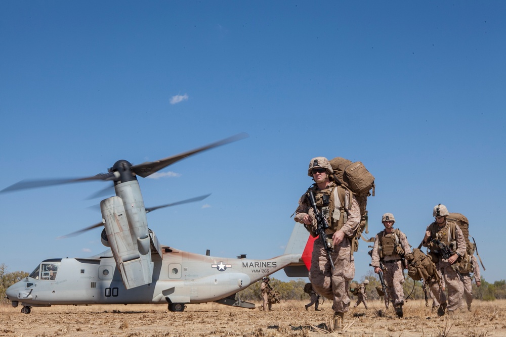 31st MEU delivers Marines and Sailors 300 miles inland for Exercise Koolendong 13