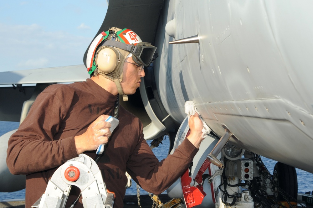 USS George H.W. Bush operations