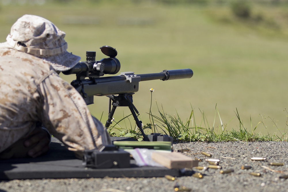 13th MEU conducts live-fire sniper exercise aboard MCBH