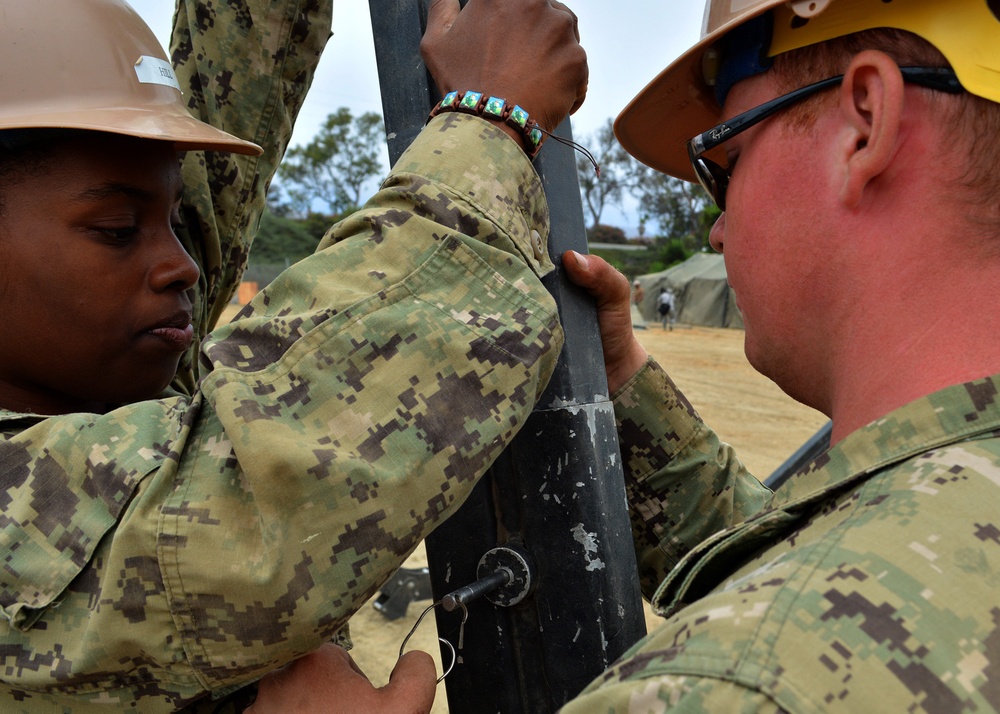 NMCB 3 helps honor homeless veterans during VC Stand Down