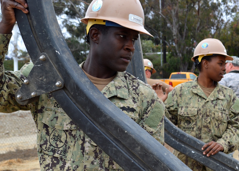 NMCB 3 helps honor homeless veterans during VC Stand Down