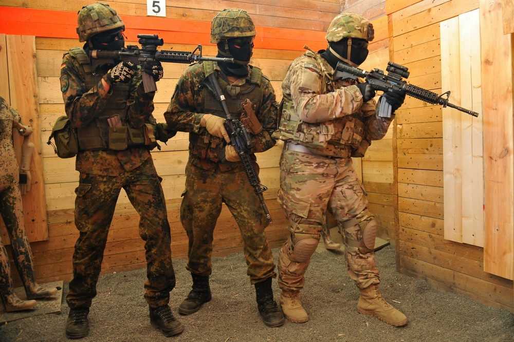 2nd Cavalry Regiment shoot house training