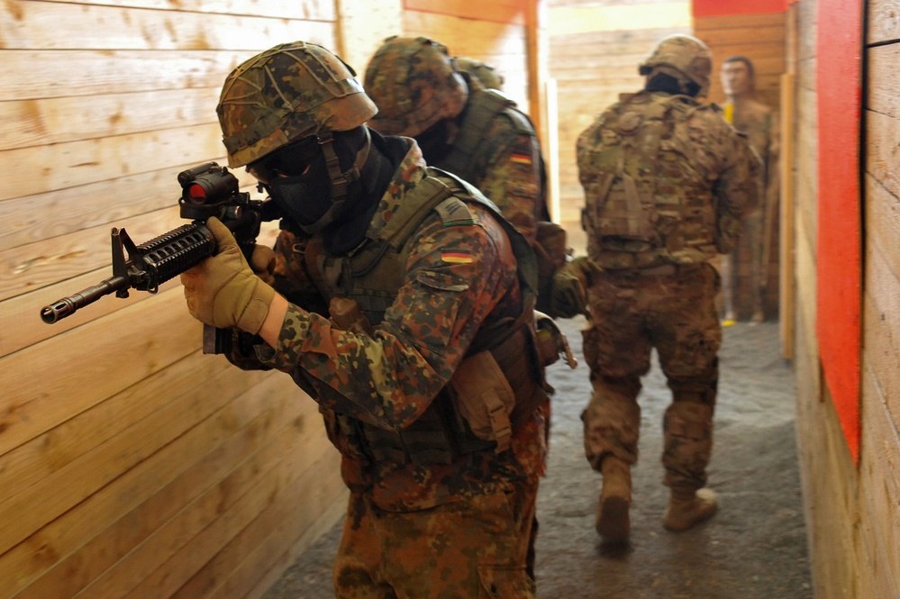 2nd Cavalry Regiment shoot house training