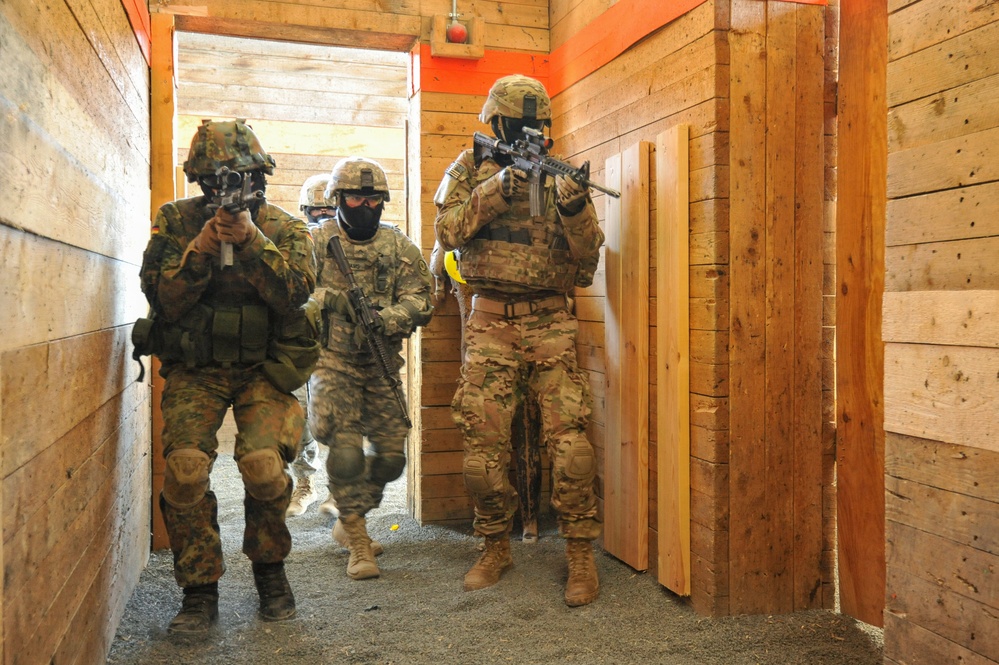 2nd Cavalry Regiment shoot house training