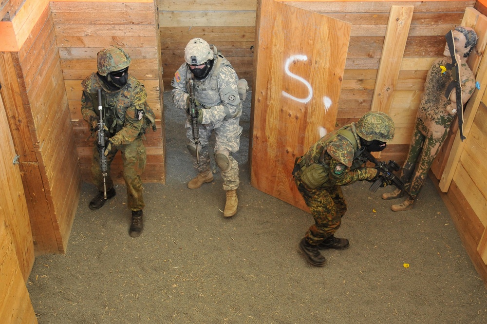 2nd Cavalry Regiment shoot house training