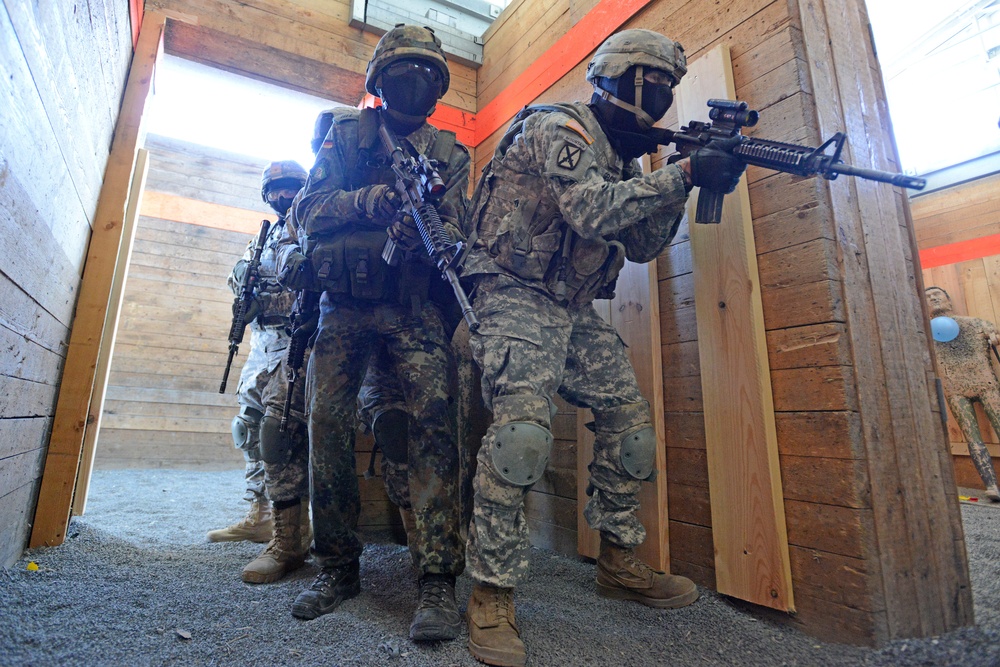 2nd Cavalry Regiment shoot house training