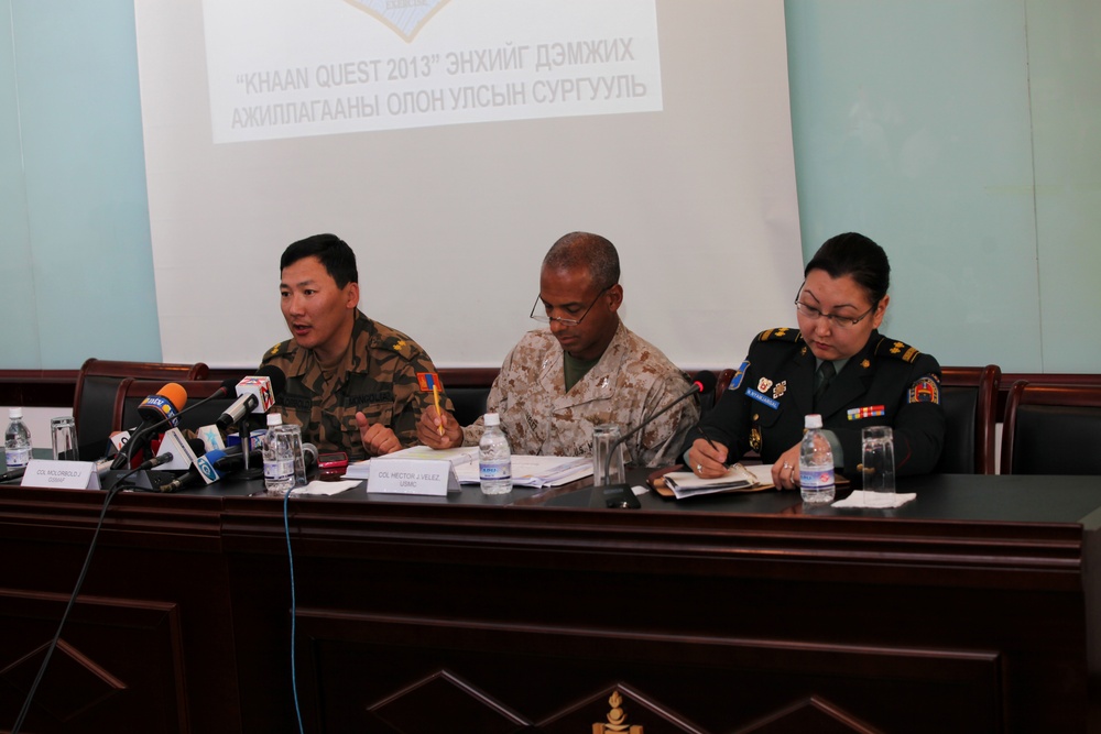 Khaan Quest 2013 – Mongolian-US leadership conduct joint press conference