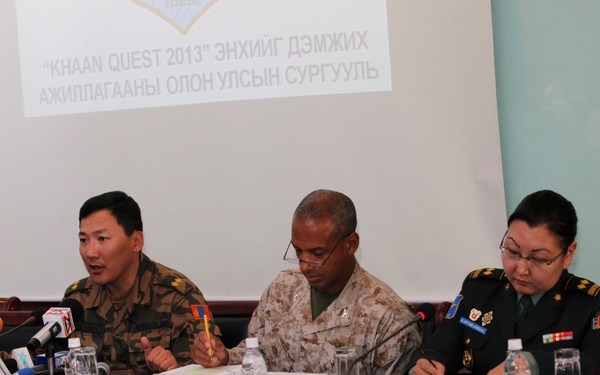 Khaan Quest 2013 – Mongolian-US leadership conduct joint press conference