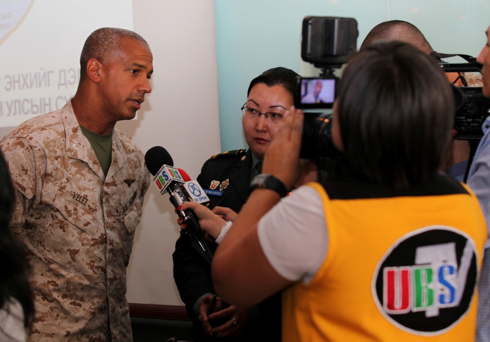 Khaan Quest 2013 – Mongolian-US leadership conduct joint press conference