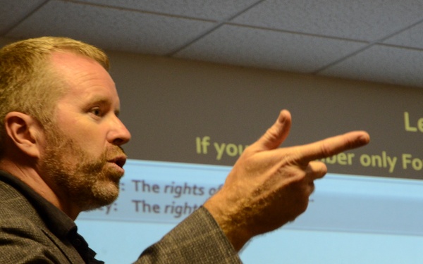 Strategic adviser briefs 352nd SOG leadership