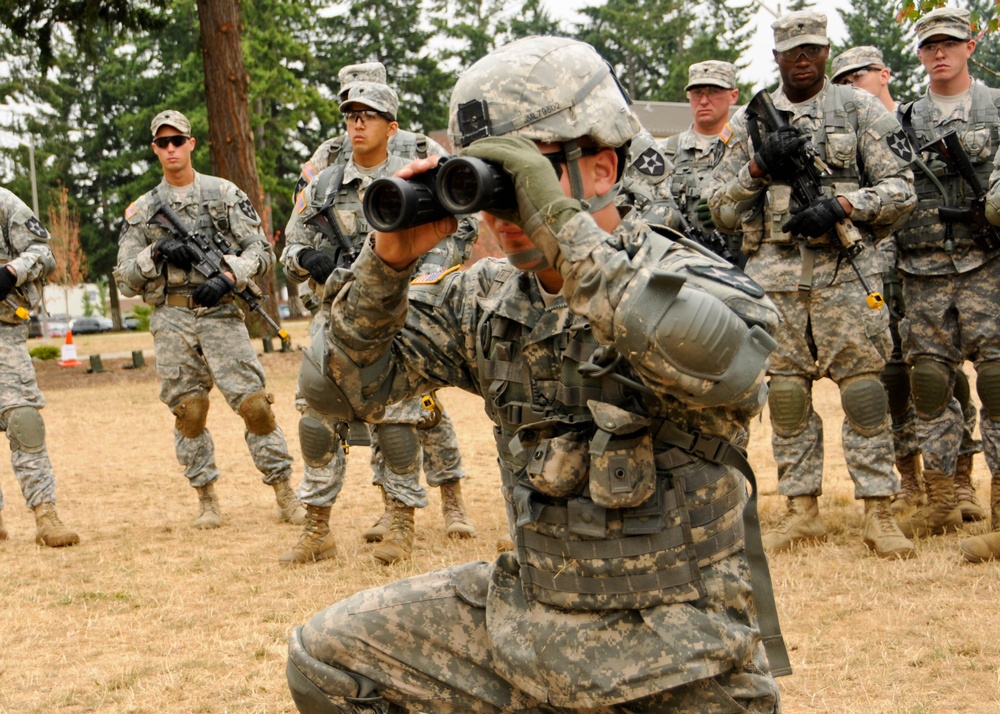 Infantry soldiers demonstrate weapon skills during EIB training