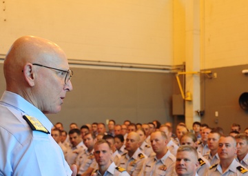 Adm. Papp visits Grand Haven