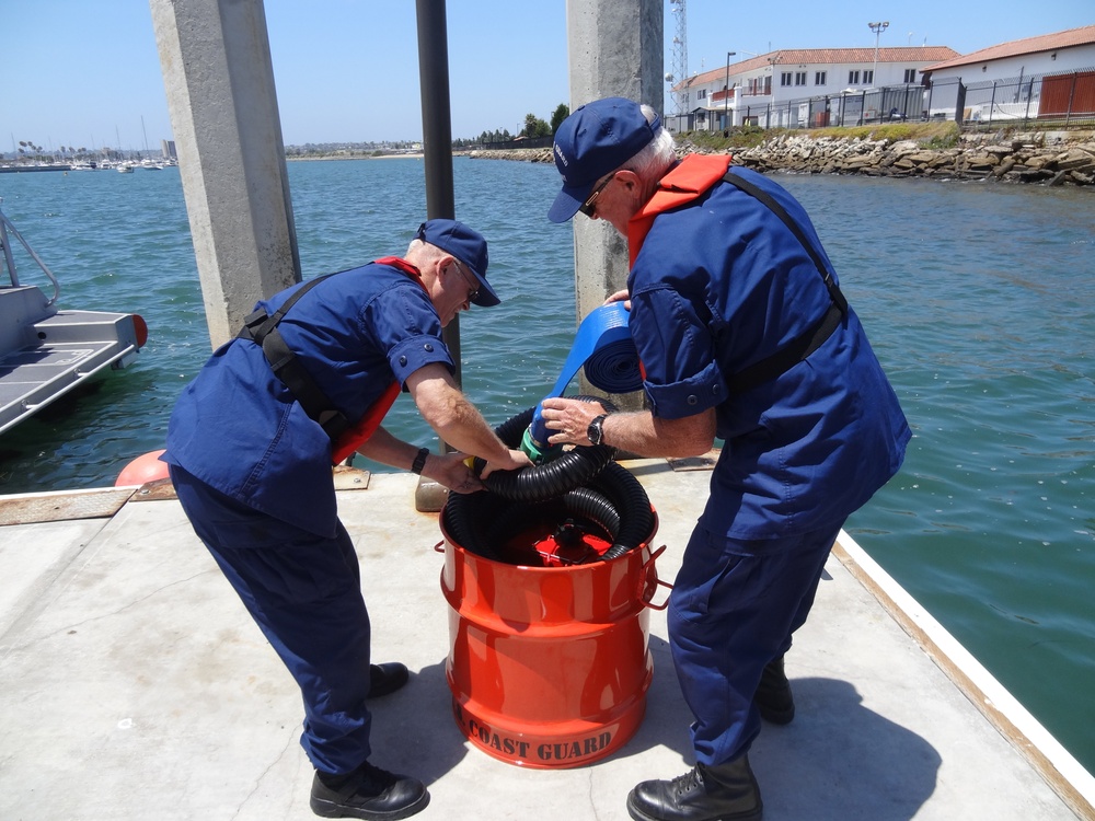 Coast Guard Auxiliary practices pump deployment