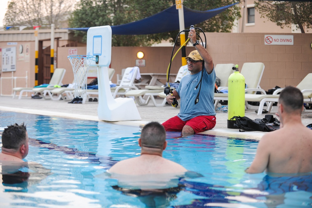 MWR hosts scuba certification