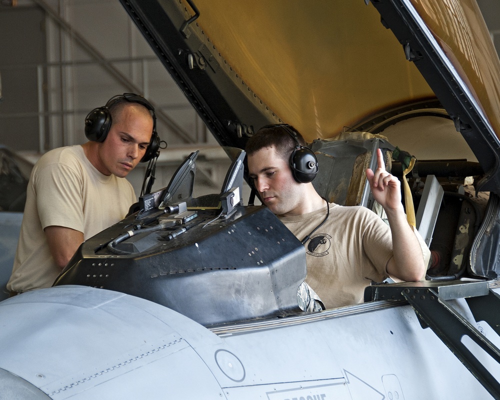 365th Training Squadron, F-16 Integrated Avionics Systems Course