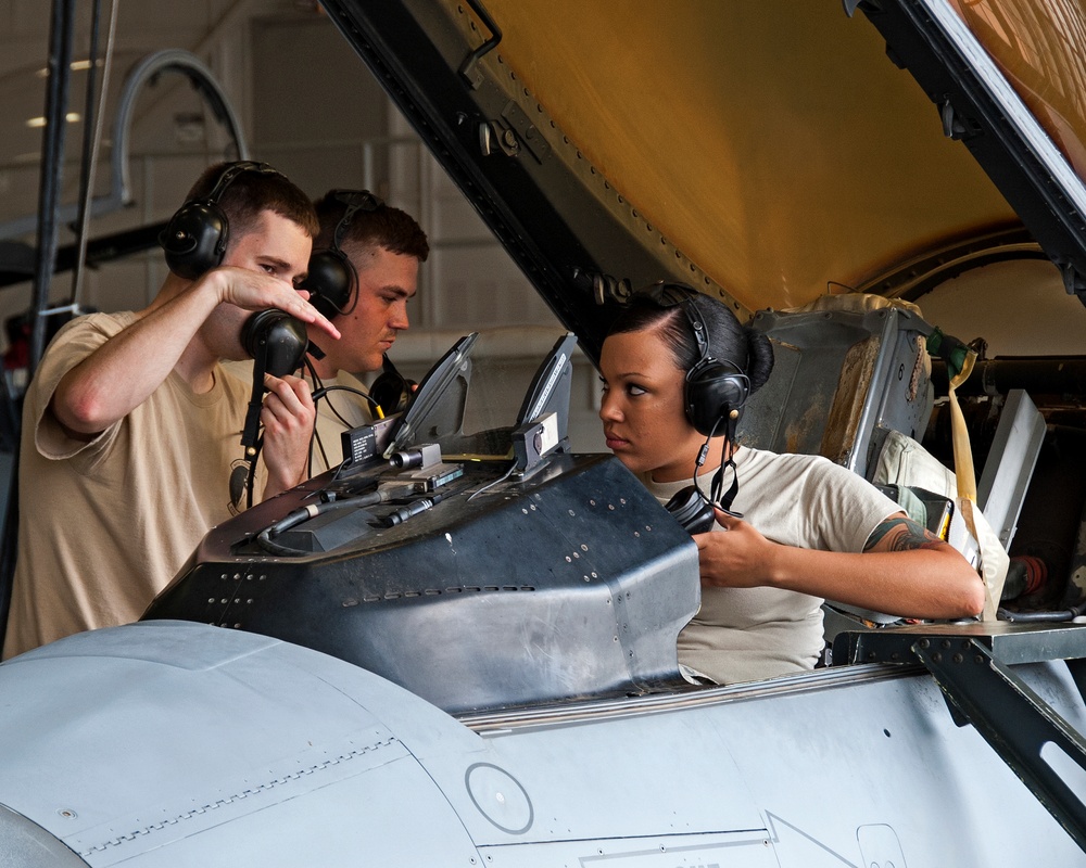 365th Training Squadron, F-16 Integrated Avionics Systems Course