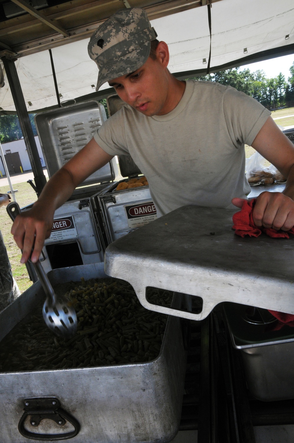 Food service specialists support more than 6,000 soldiers