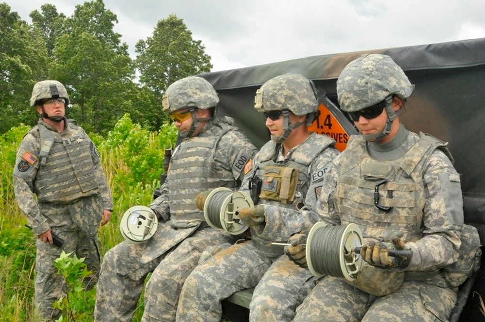 DVIDS - News - 430th EOD Prepares next Generation