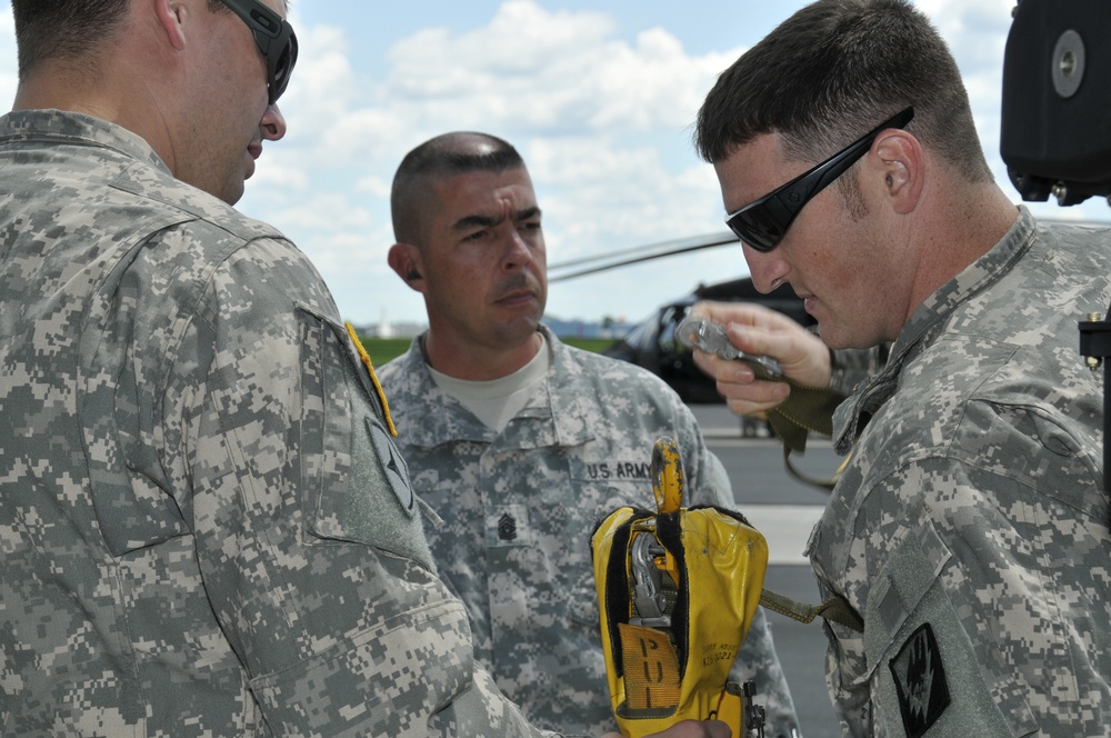 Aviation soldiers practice rescue hoist operations