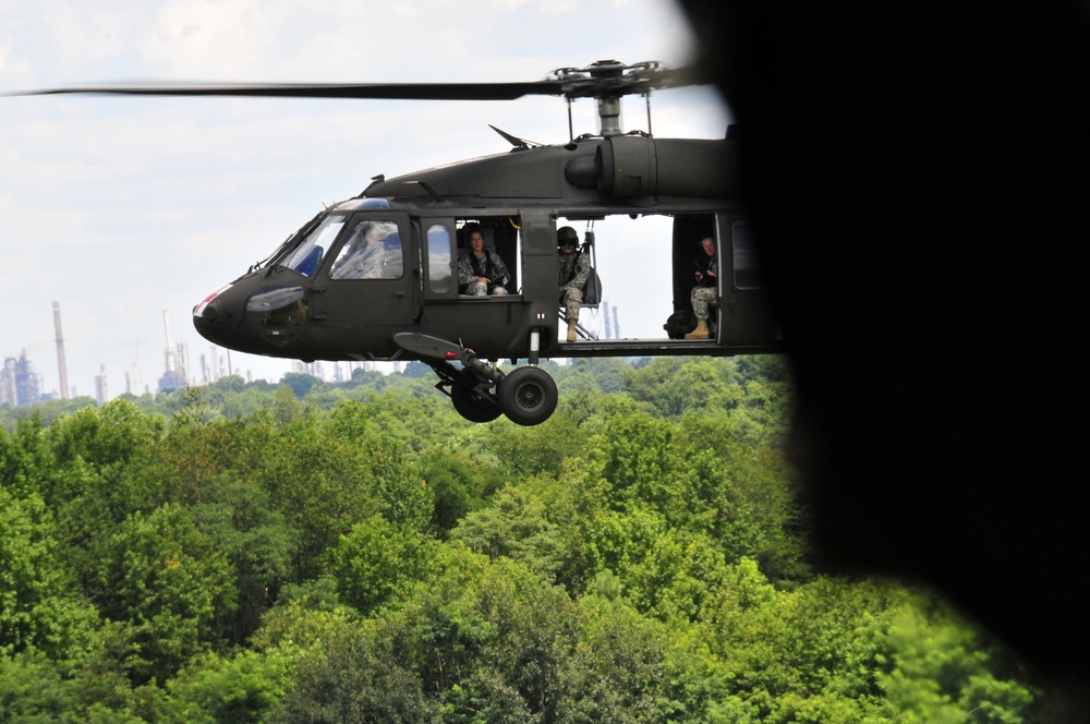 Aviation soldiers practice rescue hoist operations